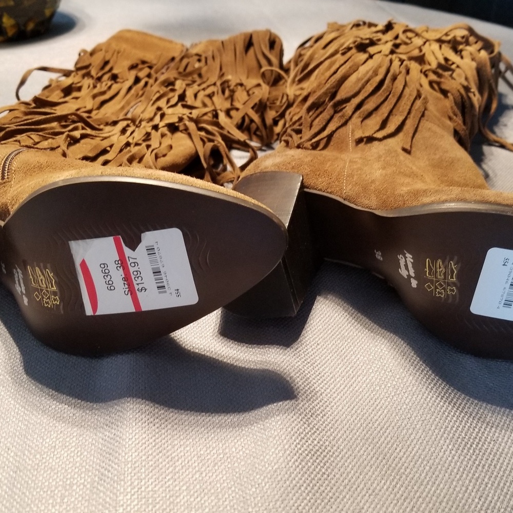 Boots - Picture 2 of 5